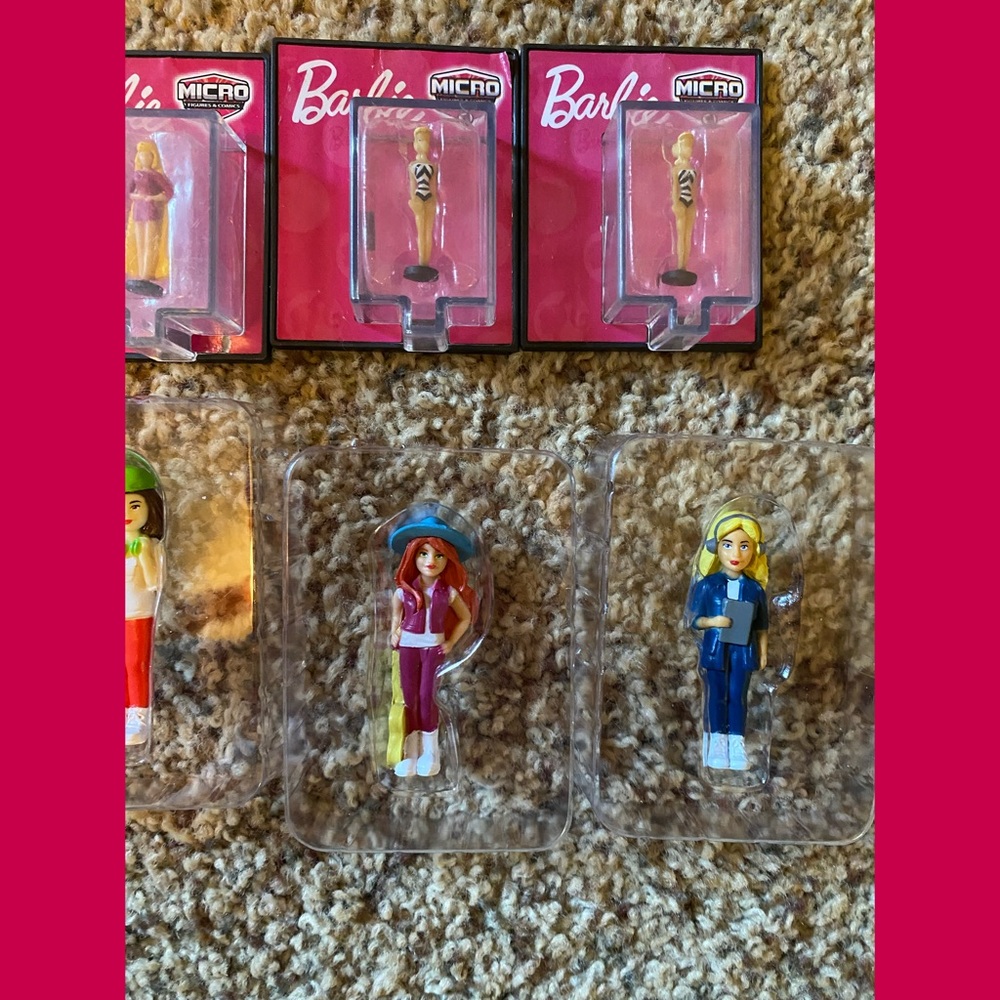 2 Worlds Smallest Barbie comics 4 micro figures 4 You Can Be Anything Mini dolls - Picture 6 of 8